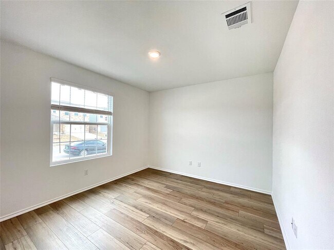 Building Photo - 431 Sebring Cir