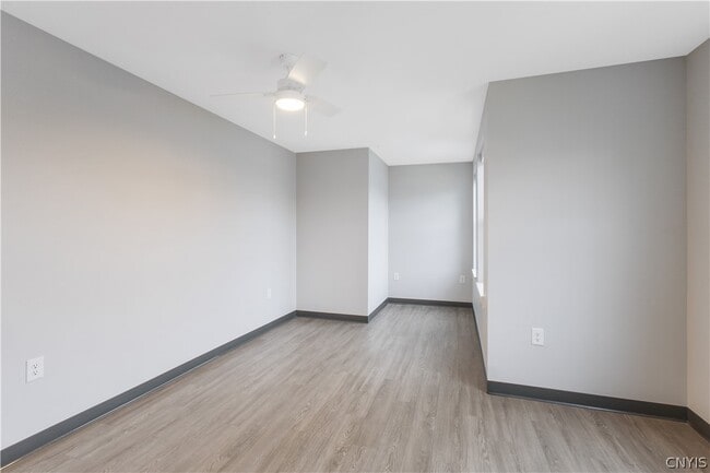 Building Photo - 11 Loso Dr