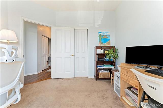 Building Photo - 8427 S Hoyt Way