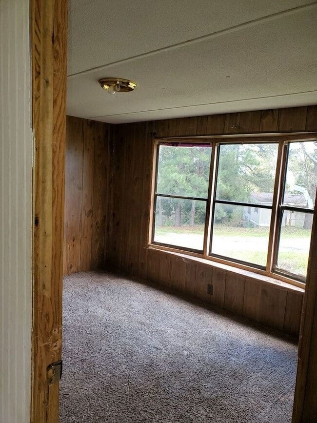 Building Photo - New Home Available! Rent this 2 Bedroom Mobile Home in Aiken!