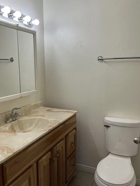 Building Photo - 177 W 975 N