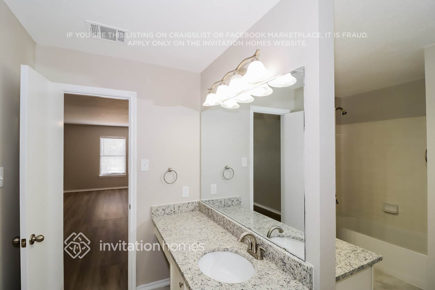 Building Photo - 1405 Comfort St