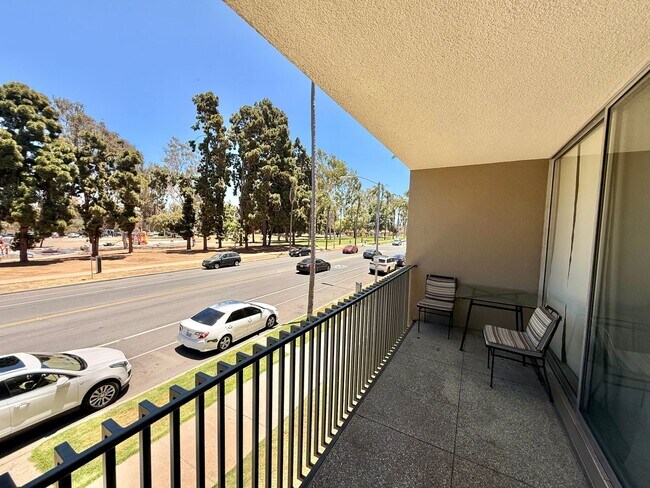 Building Photo - Mid-Century Modern Condo with Views of Balboa Park - 2 Bed x 2 Bath with Parking