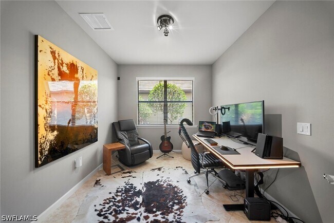 Building Photo - 7052 Live Oak Dr