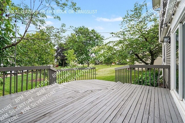 Building Photo - 452 Farmridge Ct
