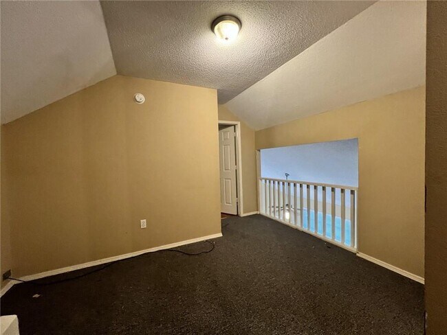 Building Photo - 1629 N Saddlehorn Ave