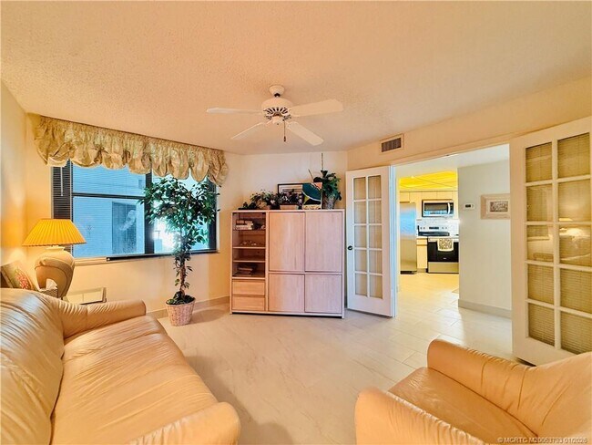 Building Photo - 8800 S Ocean Dr