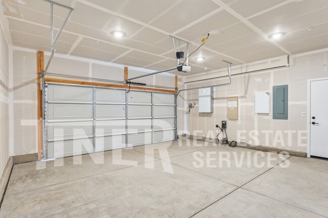 Building Photo - 2231 Oswego St