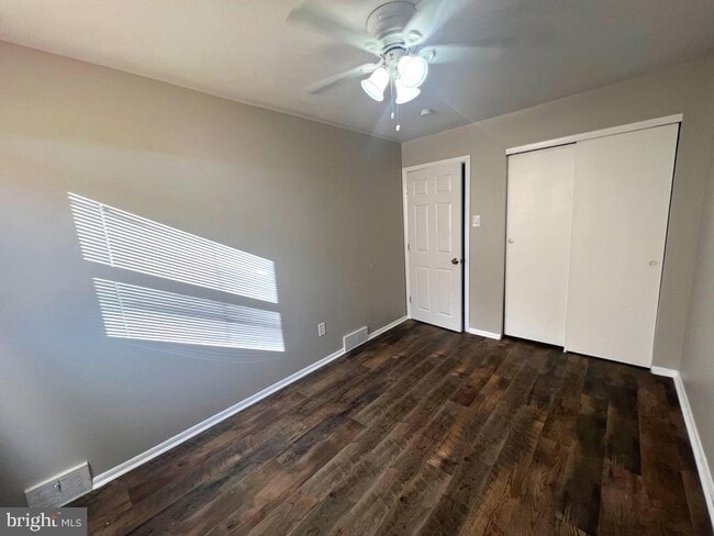 Building Photo - 371 Avon St