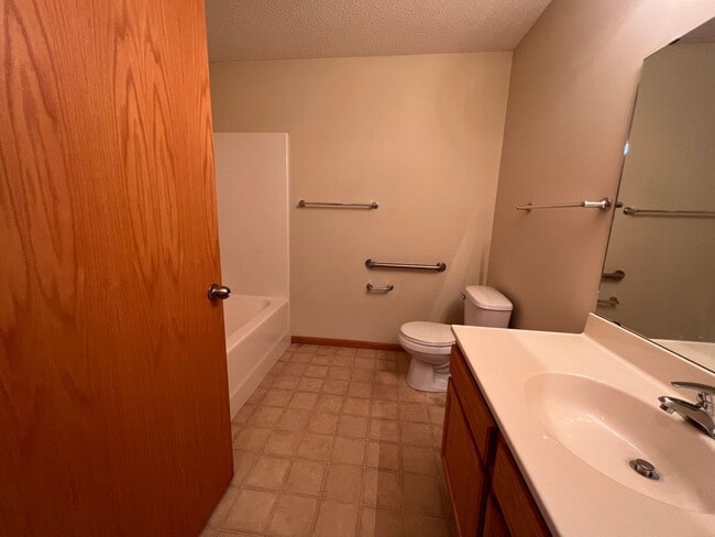 Building Photo - Two Bedroom Town Home