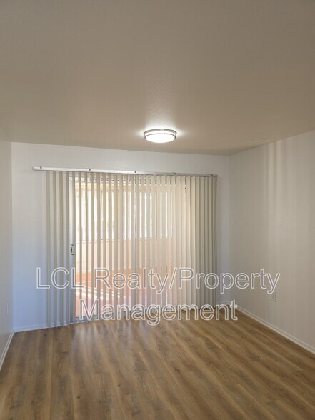 Building Photo - 27111 Wentworth Dr