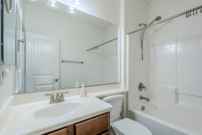Building Photo - 2744 E Donato Dr