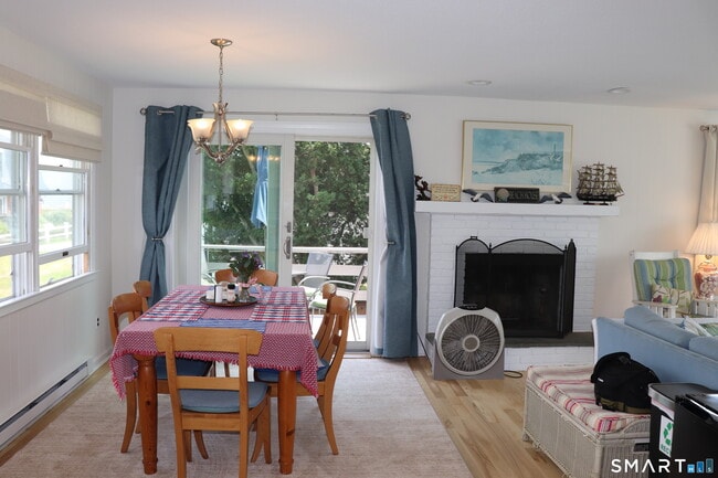 Building Photo - 14 Leeway Dr