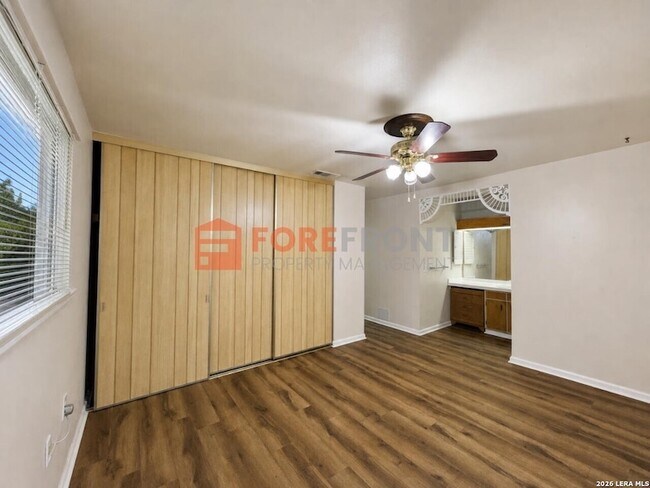Building Photo - 7845 Village Oak Dr