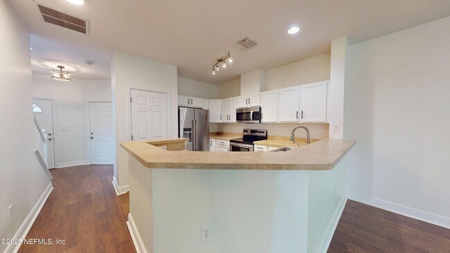 Building Photo - 5663 Greenland Rd