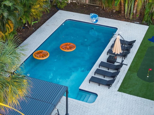 Building Photo - 2423 NE 202nd St