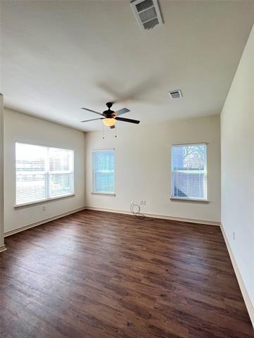 Building Photo - 214 Lasso Cir