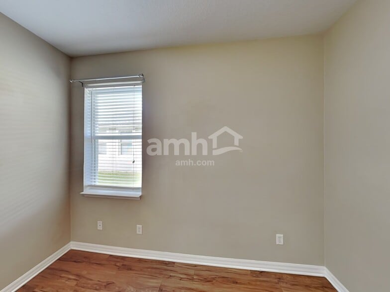 Building Photo - 2311 124th Dr E