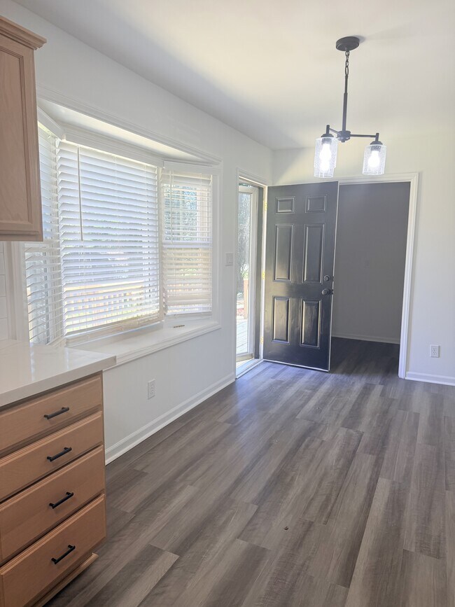 Building Photo - 6504 Zack Rd