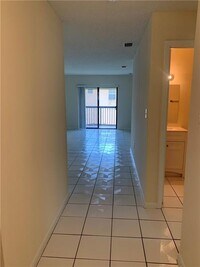 Building Photo - 6001 Shaker Wood Cir