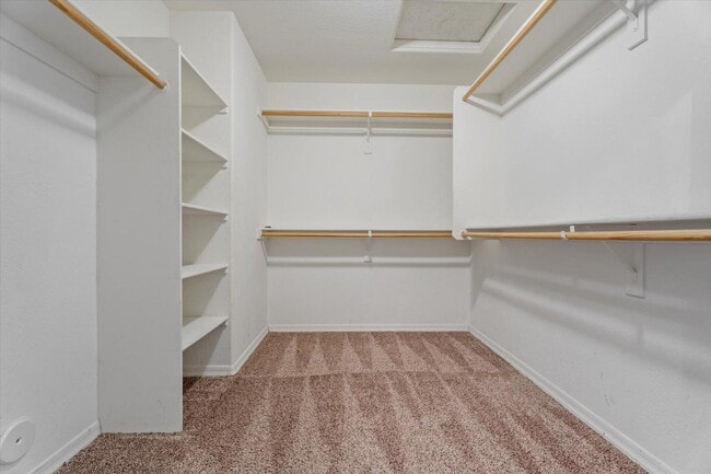 Building Photo - 1423 S Newberry Ln