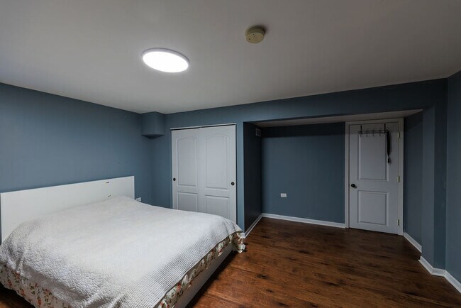 Building Photo - 25037 Brett St