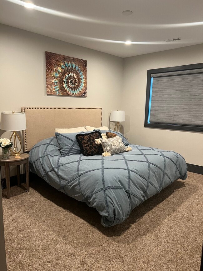 Building Photo - 5144 N Lauralwood St