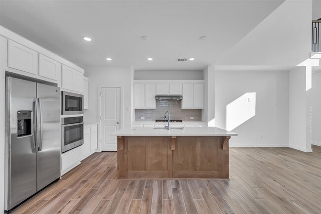 Building Photo - 27007 Golden Isle Ln