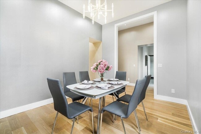 Building Photo - 260 W Main St