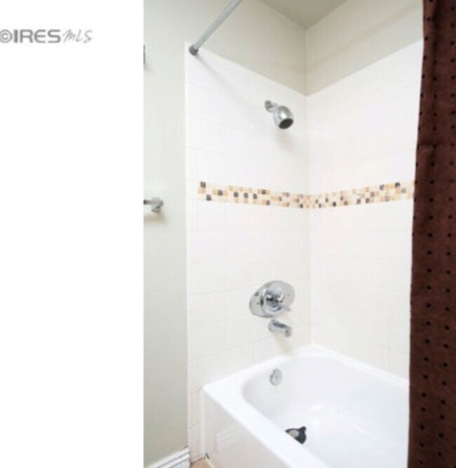 Building Photo - 1840 Del Rosa Ct