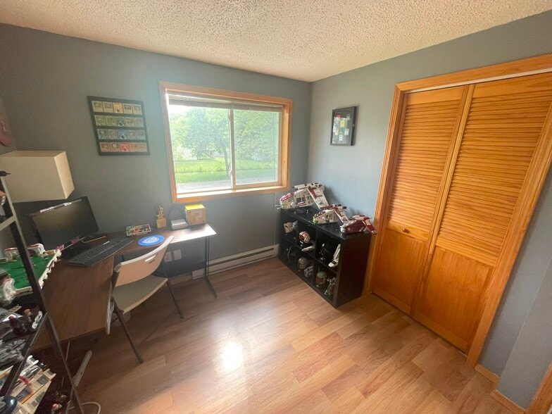Building Photo - 2923 Heatherwood Cir S