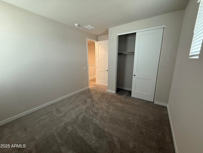 Building Photo - 1193 E Spruce Dr
