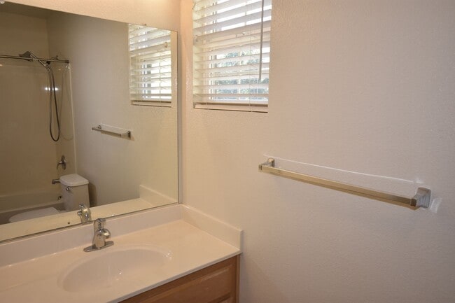 Building Photo - 1564 Blue Beaver Way