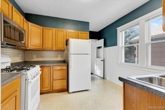 Building Photo - 1413 Wayburn St