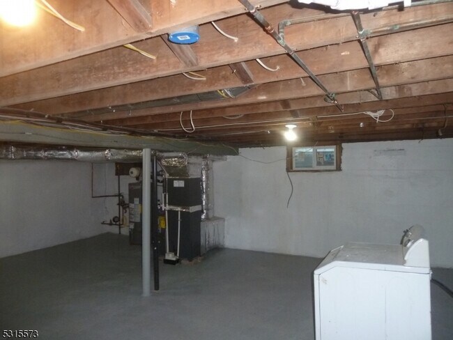 Building Photo - 126 US-46