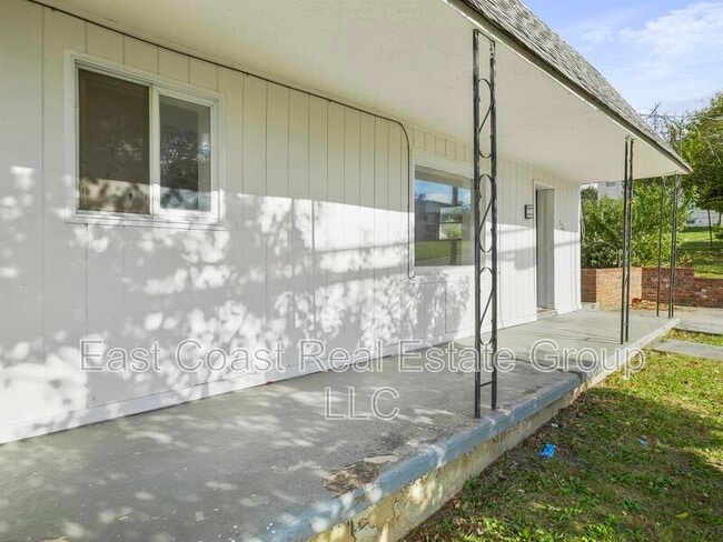 Building Photo - 528 Hack Wilson Way