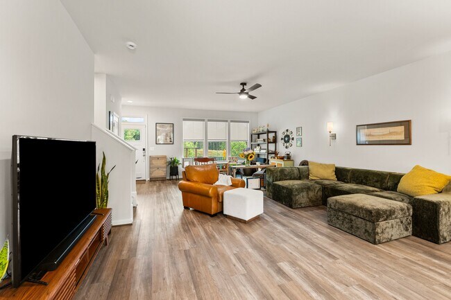 Building Photo - 3042 Horizon Rd