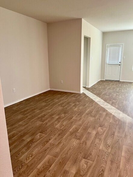 Building Photo - 469 Payton Dr