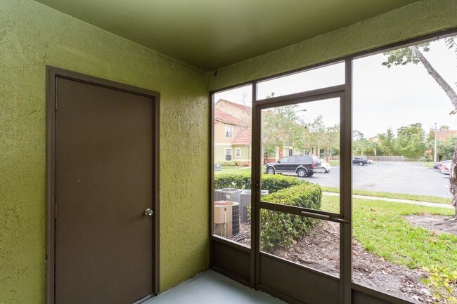 Building Photo - 441 Fountainhead Cir