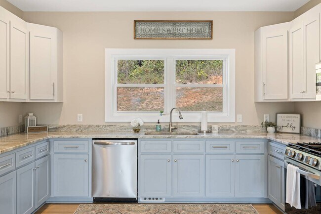 Building Photo - 43 Mcilwee Ln