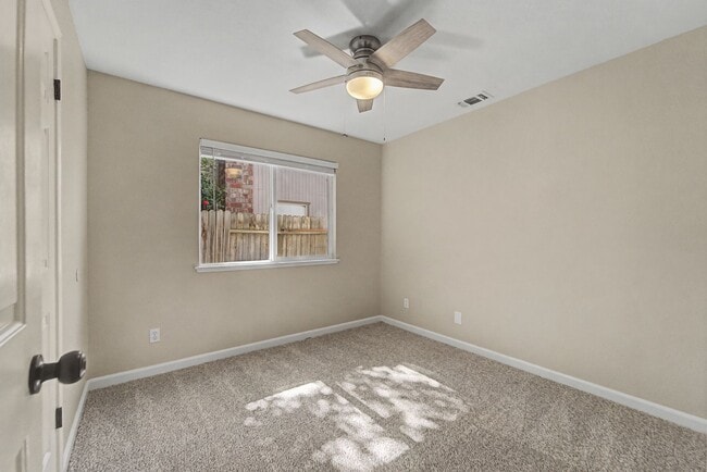 Building Photo - Freshly Updated 4-Bedroom Home with Central A/C & Garage