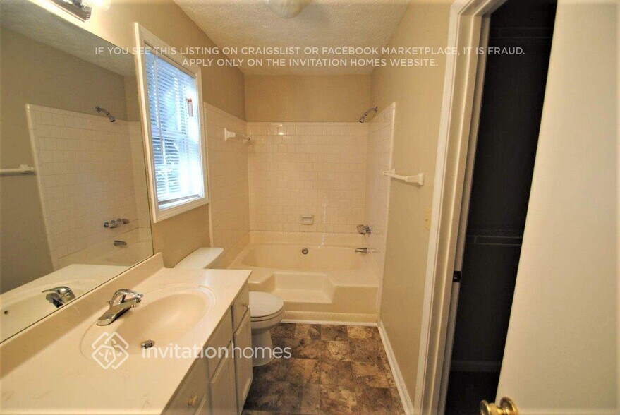 Building Photo - 1210 Opal Cir