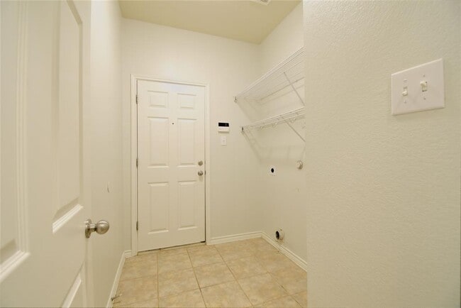 Building Photo - 125 Justin Leonard Dr