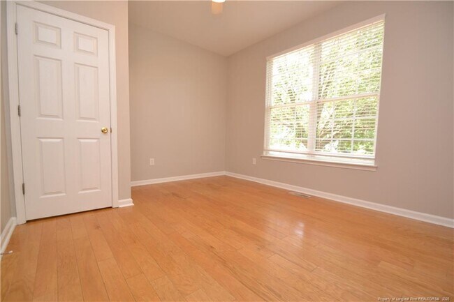 Building Photo - 313 Gooseberry Dr