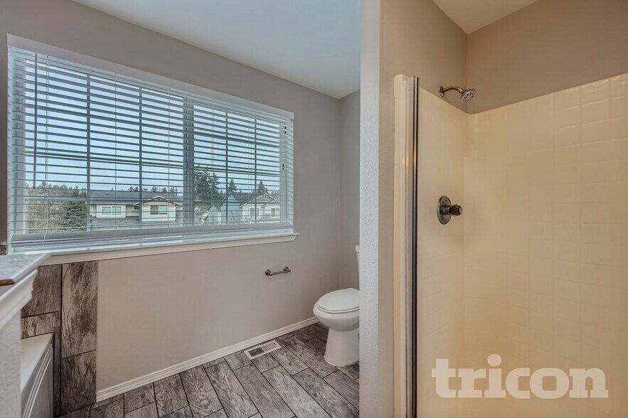 Building Photo - 8218 186th St Ct E