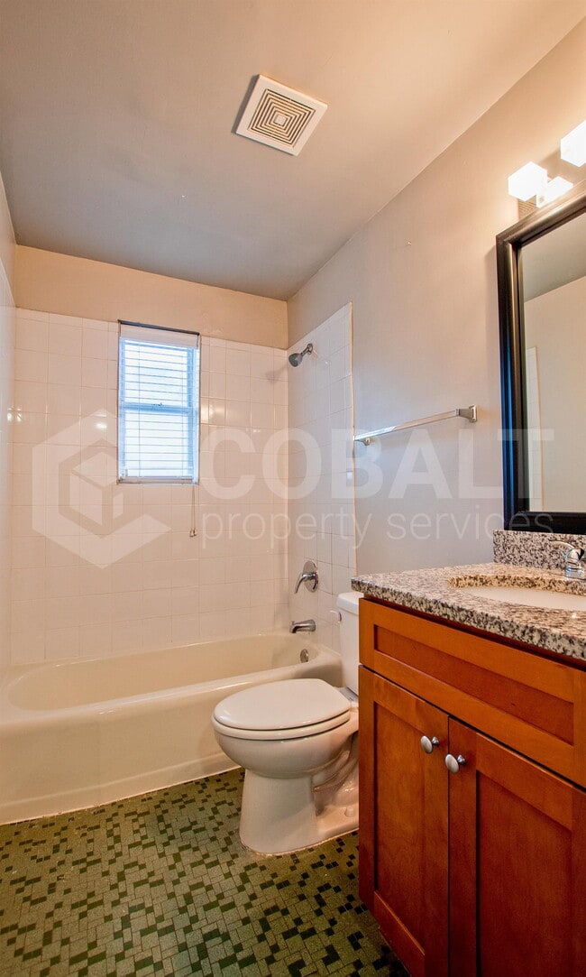 Building Photo - 271 Glen Iris Dr NE