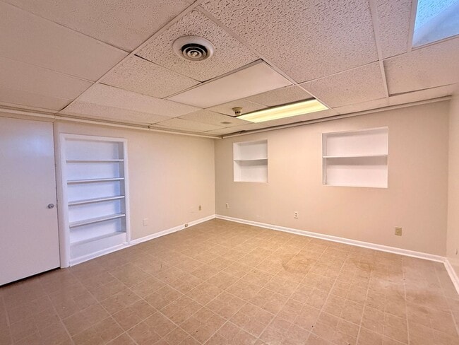 Building Photo - 26-28 E Pine St.