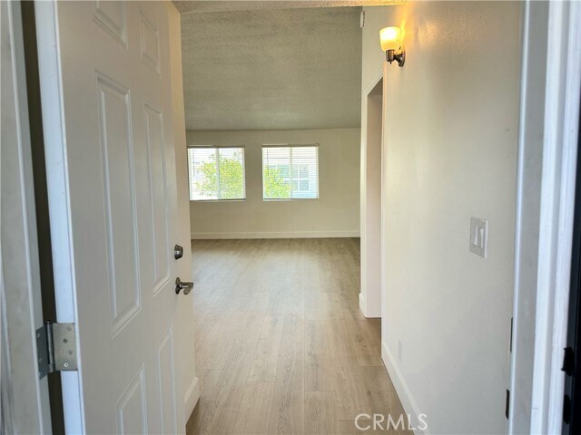 Building Photo - 717 W Provential Dr