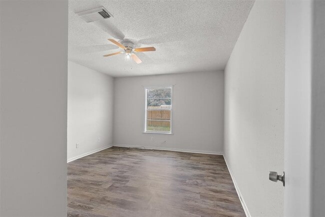 Building Photo - 815 Rugeley St