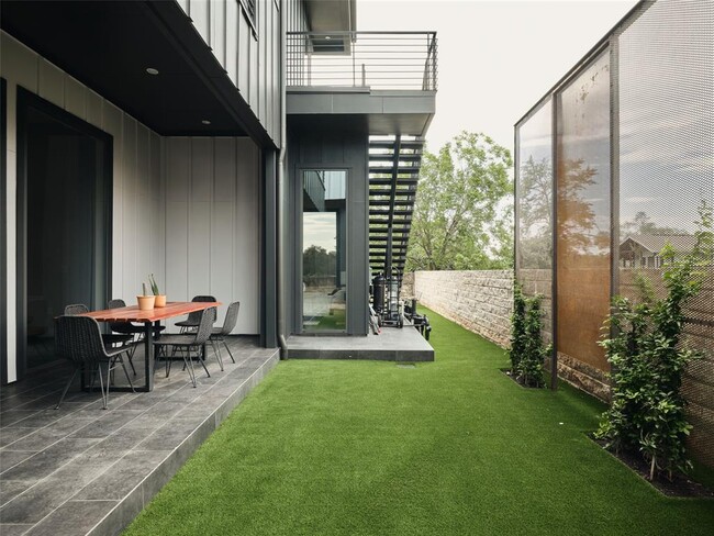 Building Photo - 412 Kemp St